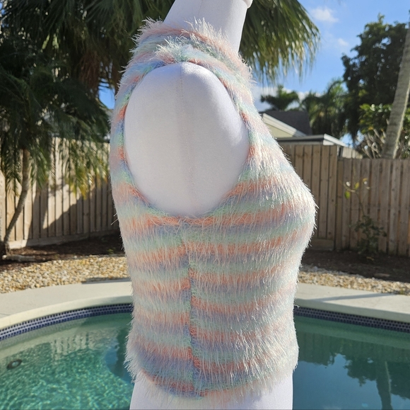 NEW Bershka Fuzzy Sleeveless Knit Crop Top Size S Knit Pastel Girlhoodcore - Picture 5 of 13